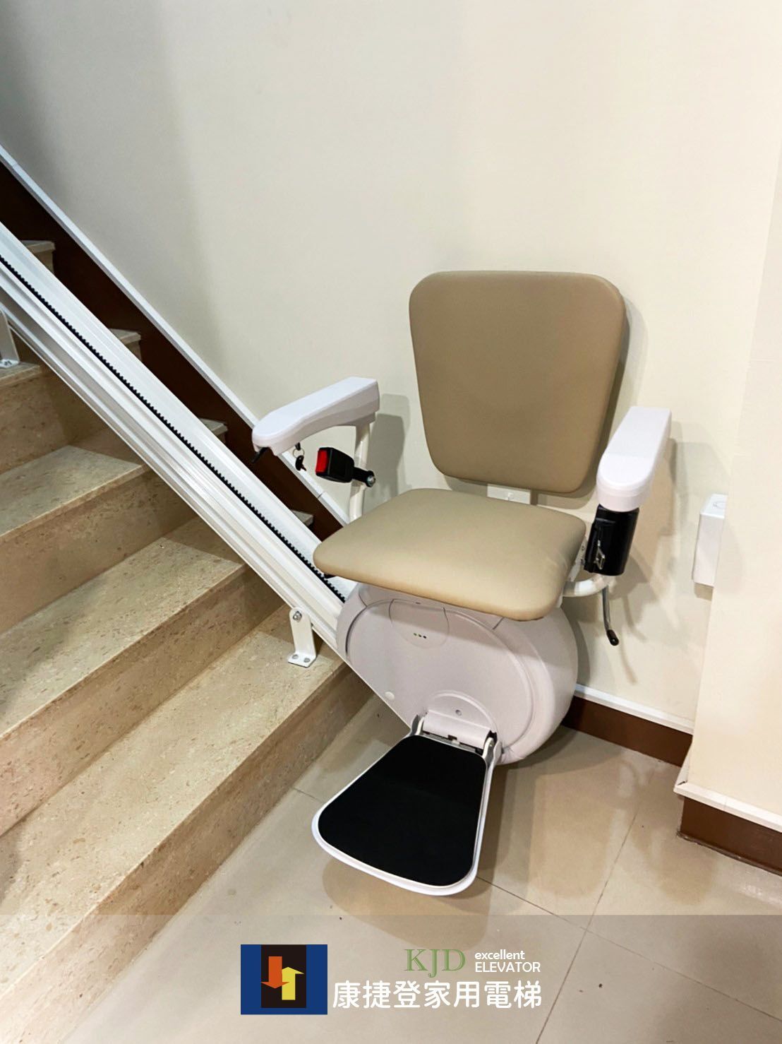 Savaria-直軌樓梯升降椅室內款K2-康捷登家用電梯